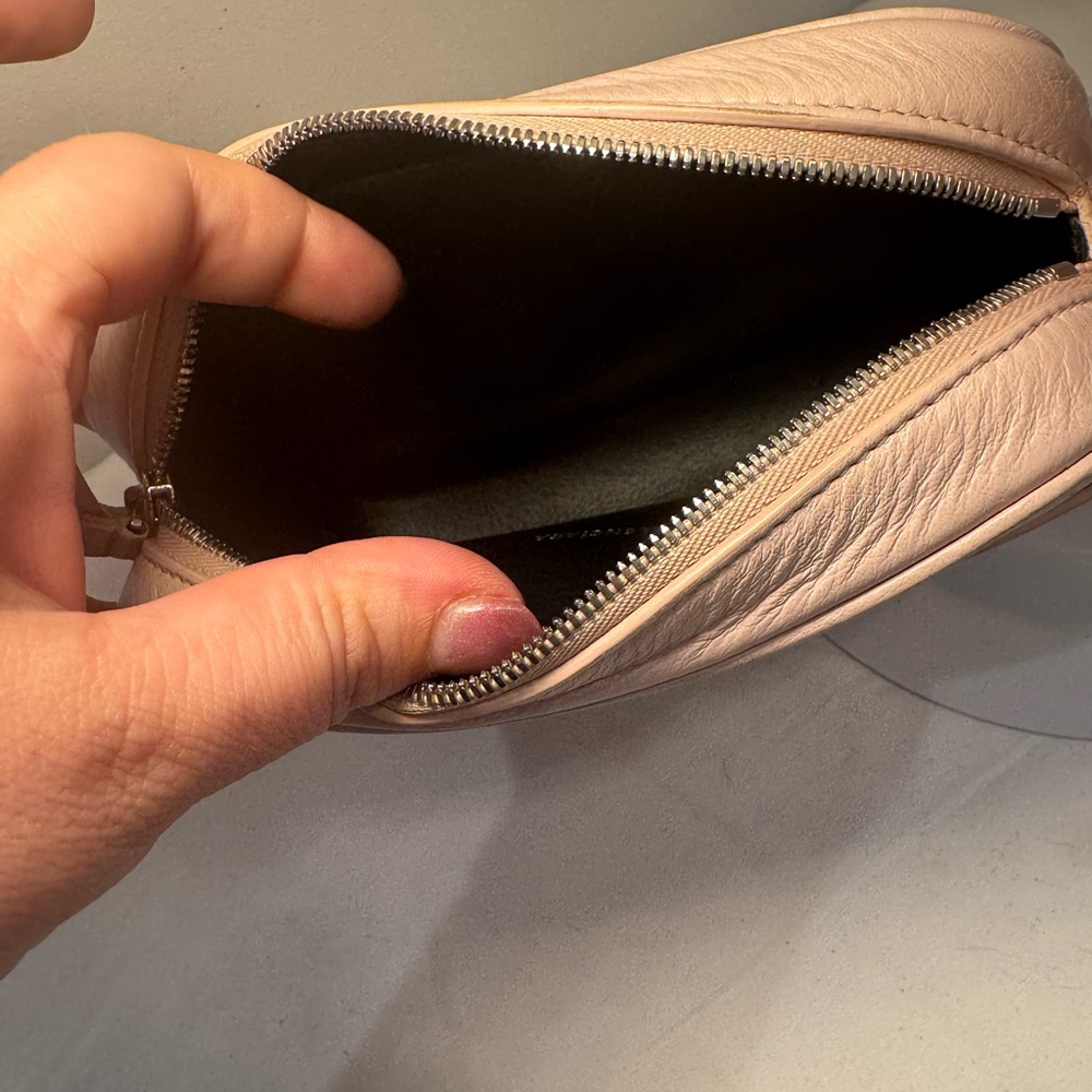 Balenciaga Pink Crossbody Bag with Minimalist Design - Picture 10 of 11